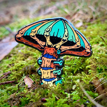Load image into Gallery viewer, LE 80 “Chimera” Cap pin