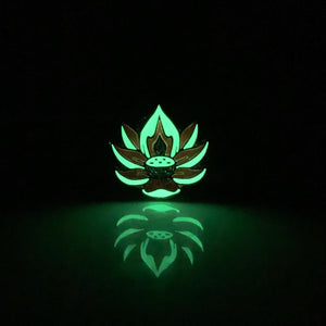 LE 40 “REBIRTH” Lotus pin