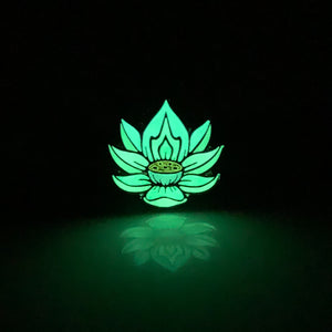 LE 75 “NIRVANA” Lotus pin