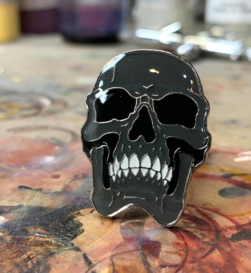LE 55 “Ash” mini skull pin