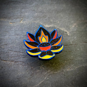 LE 50 “RADIATE” Lotus pin